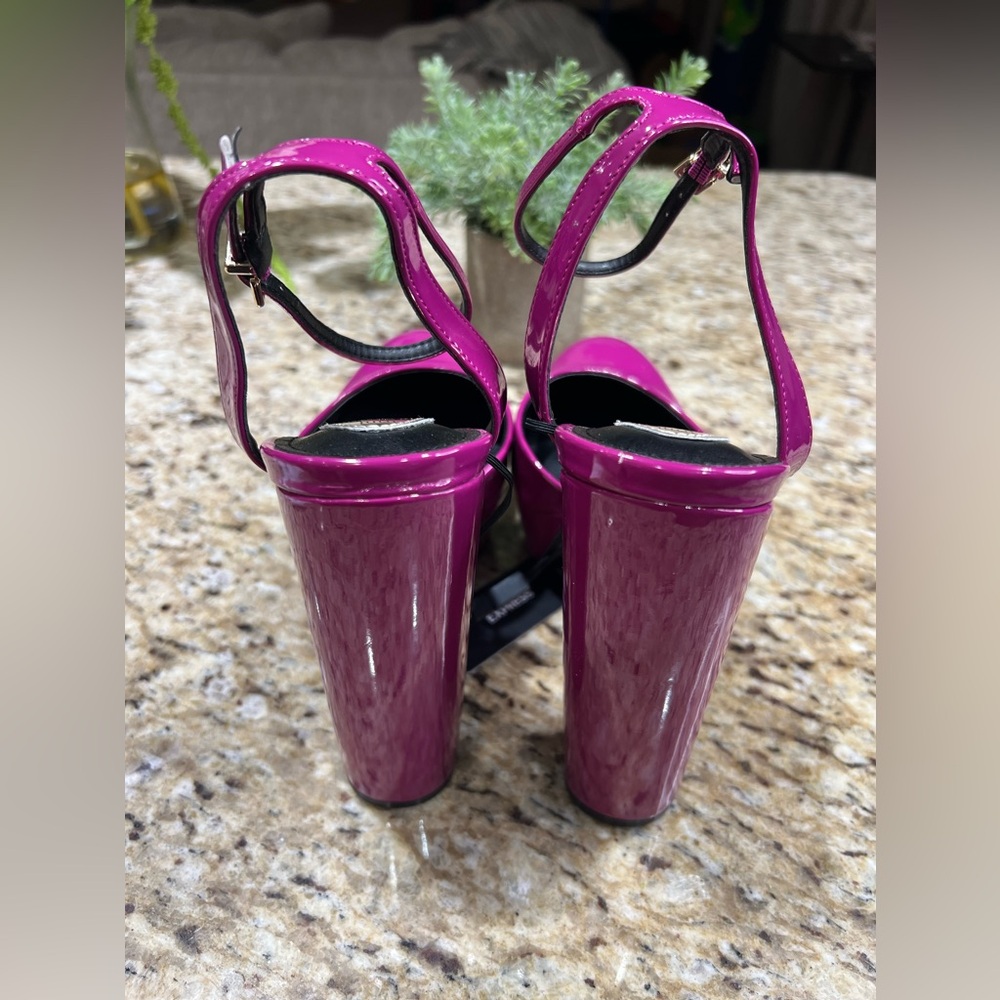 EXPRESS Purple Rounded Toe Platform Pumps 8 - Picture 9 of 11